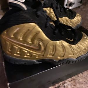Nike Lil Posite Metallic Gold/Black size 5C
